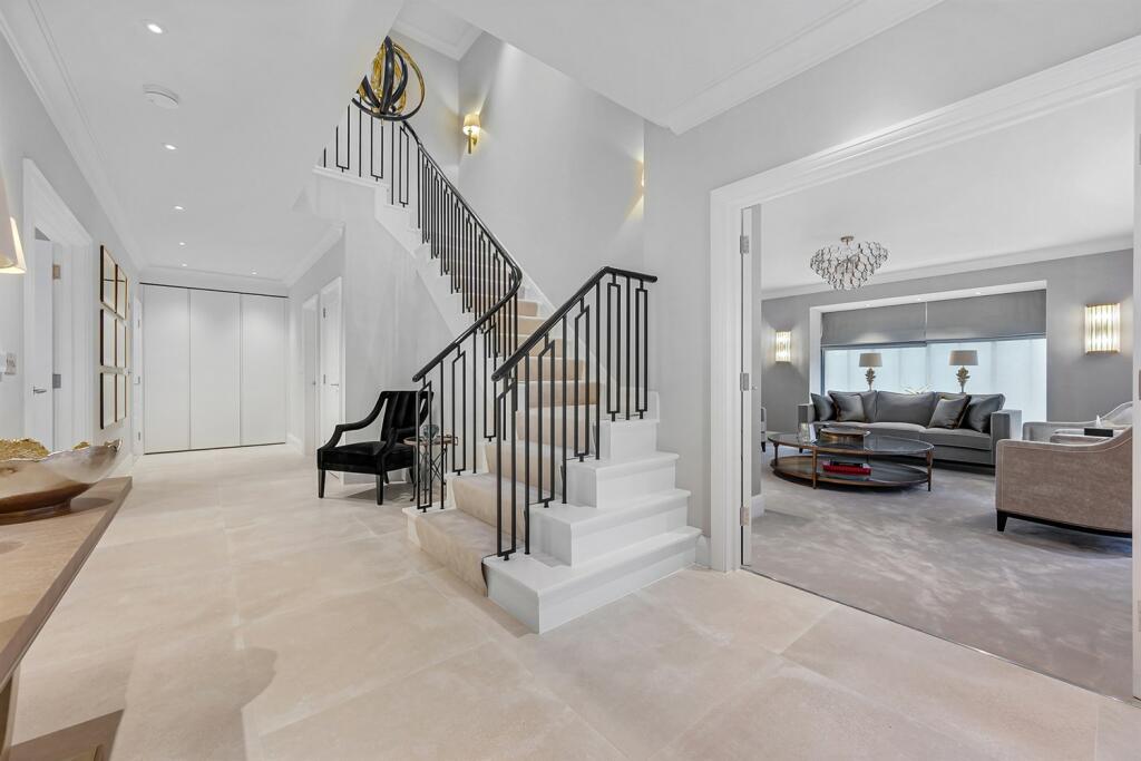 5 bedroom detached house for sale in Bankhall Lane, Hale, Altrincham, WA15